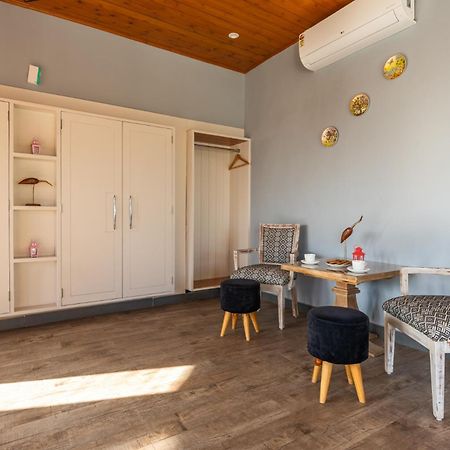 StayVista at Serene Barog Exterior foto