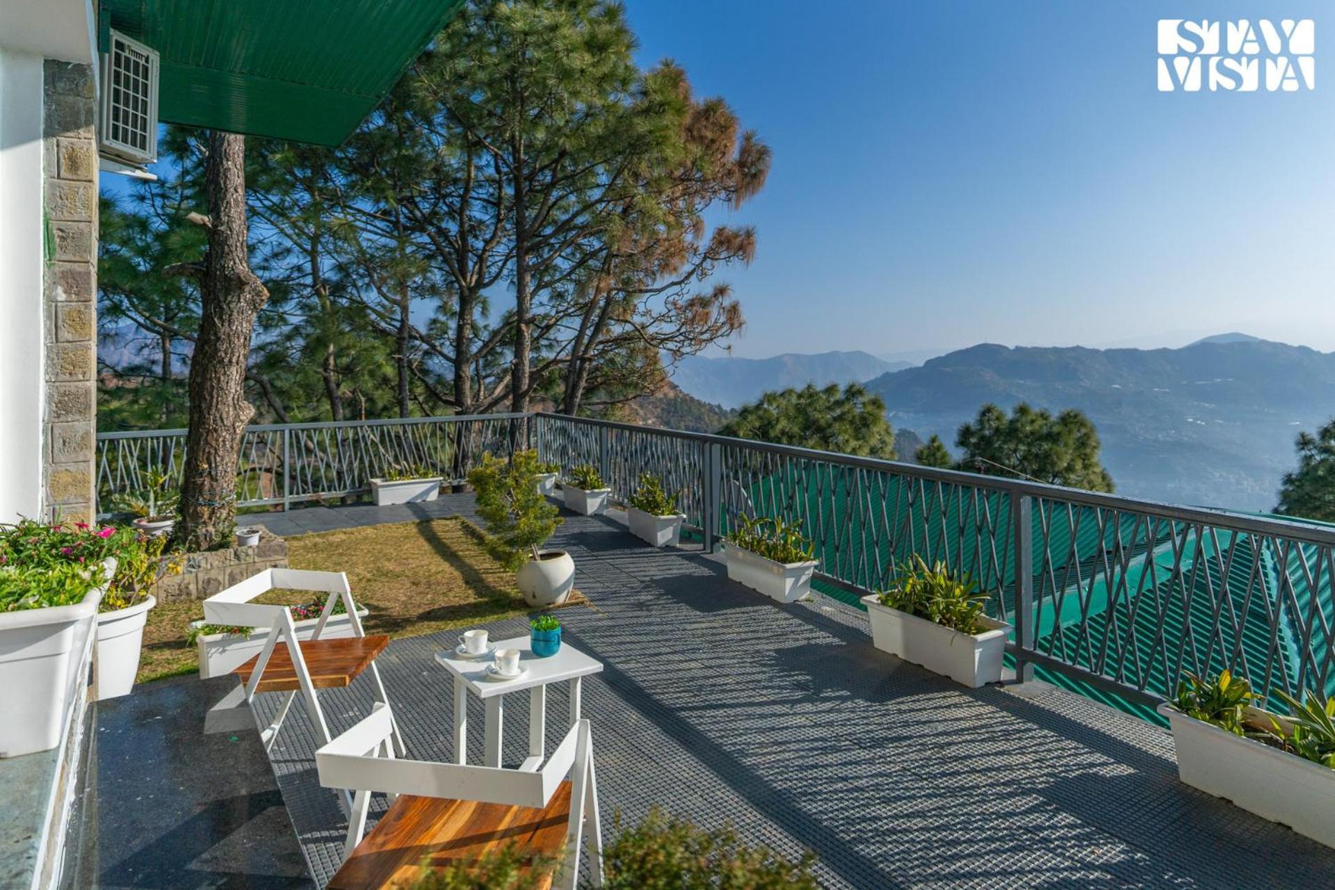 StayVista at Serene Barog Exterior foto